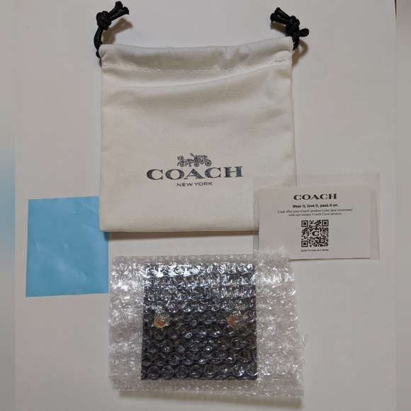 NWT COACH Rainbow Pave Heart Stud Earrings Signature C - Picture 4 of 6